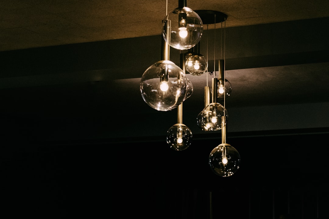 Luminaire de plafond en laiton vintage pour placard