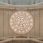 Photo travertine chandelier