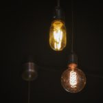 Photo exposed bulb portable reading lamp
